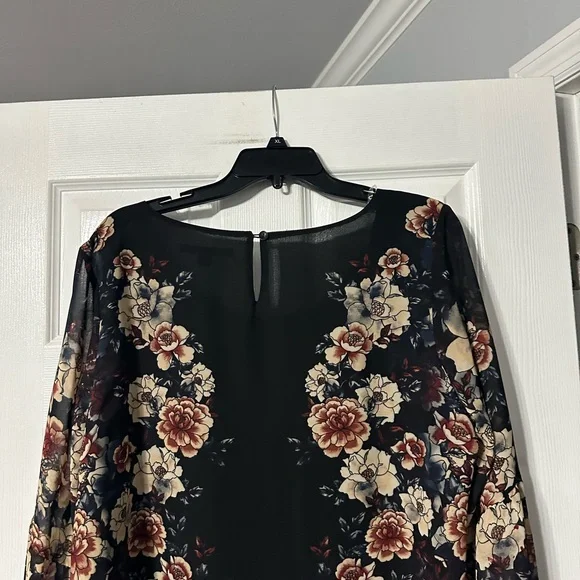 NWT Valerie Stevens Plus Floral Blouse - Picture 9 of 16